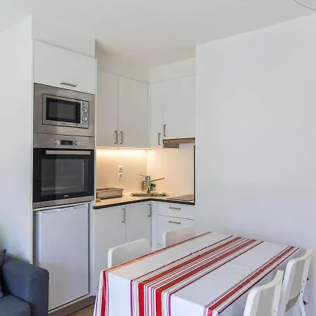 Apartment 6 Pers, Pistes A Proximite, Balcon, Cave A Skis, Cuisine Equipee *